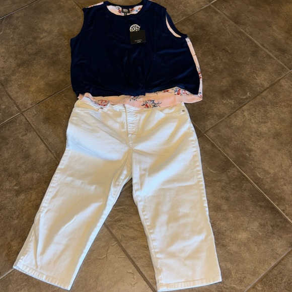 Petite Bundle Deal!  Gloria Vanderbilt Capris AND NWT Bobeau knot tied top. - Picture 3 of 13